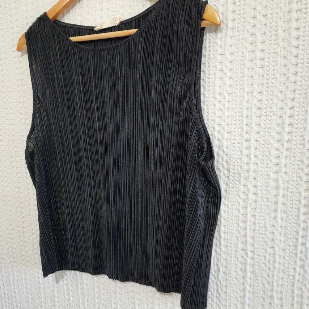 Everleigh Black Crinkle Pleated Crop Top Tank Women's Size X-Large - Picture 10 of 15